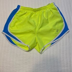 GENTLY WORN NIKE DRI-FIT ATHLETIC LINED SHORTS SIZE SMALL